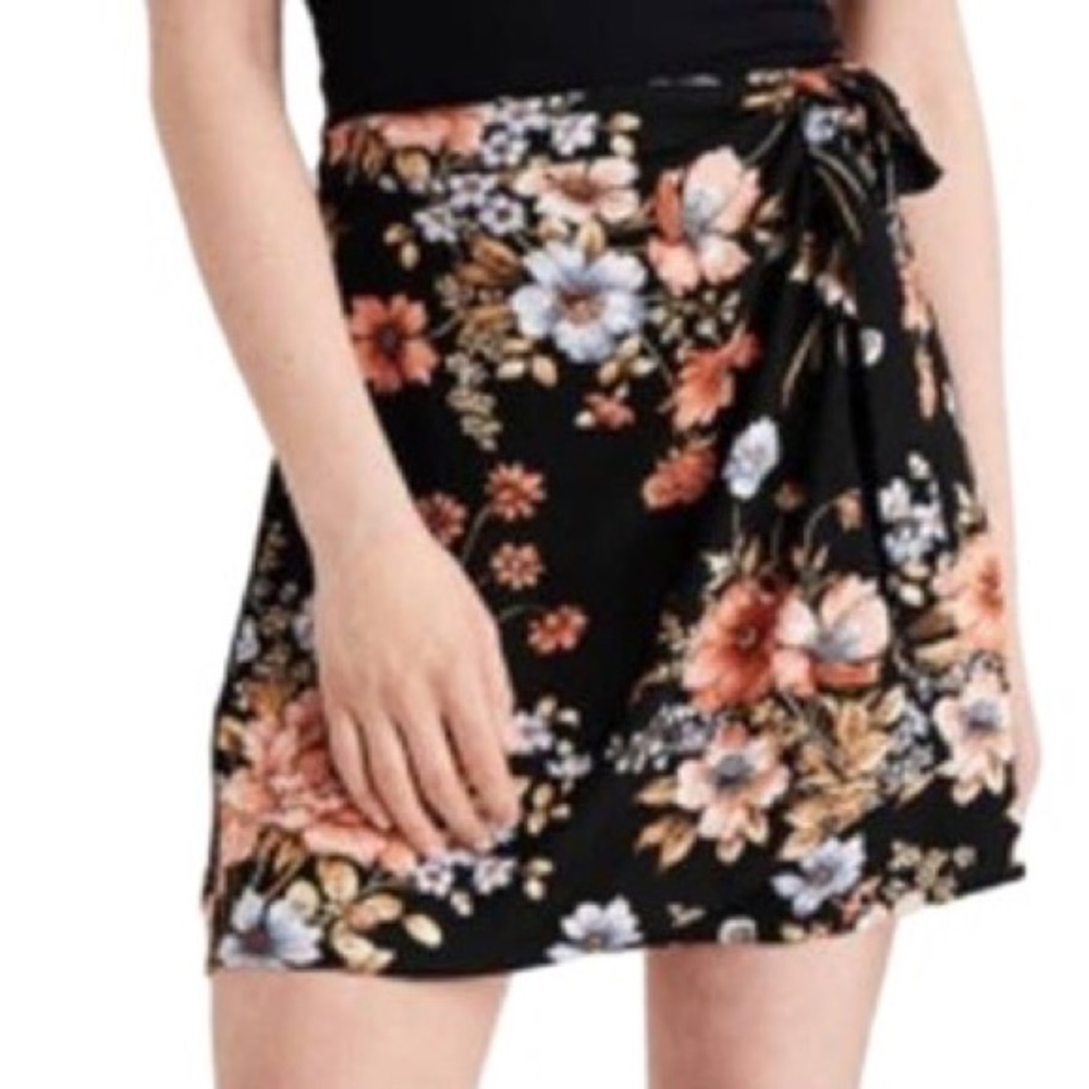 American Eagle Black and Peach Floral Wrap Mini Skirt